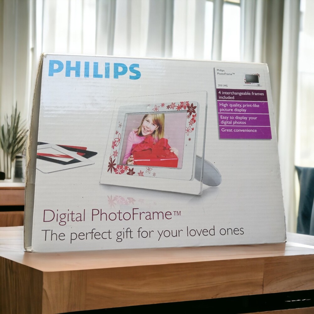 Philips Digital Photo Frame 7" LCD - New in Box Model 7FF1MS.